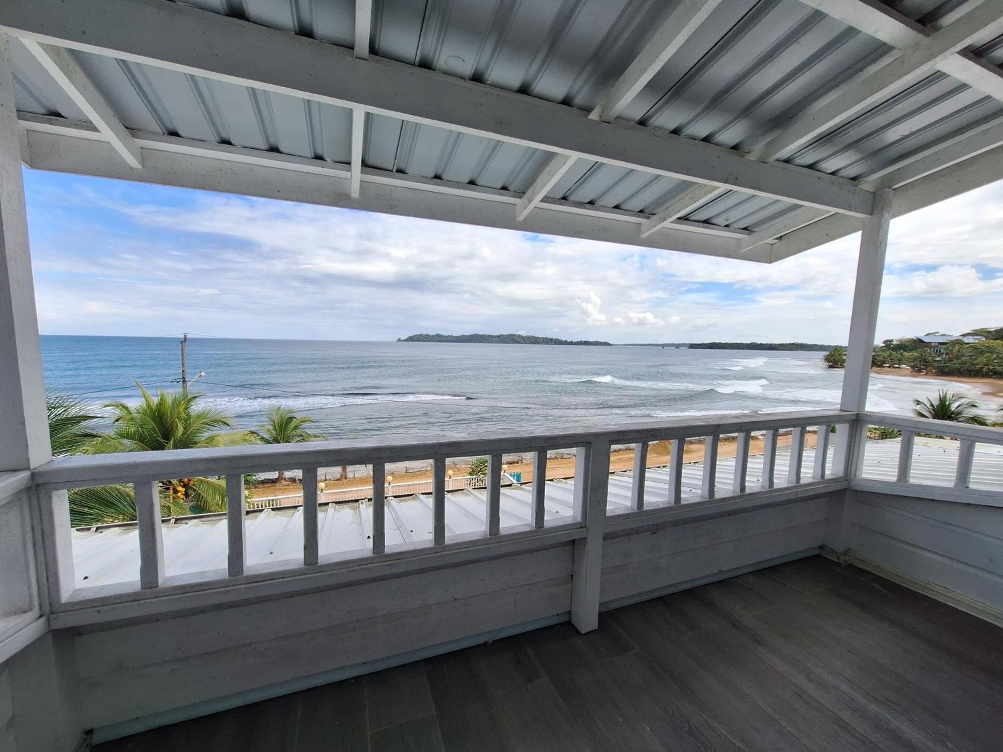 Paunch Beach Retreat Бокас-дель-Торо Экстерьер фото